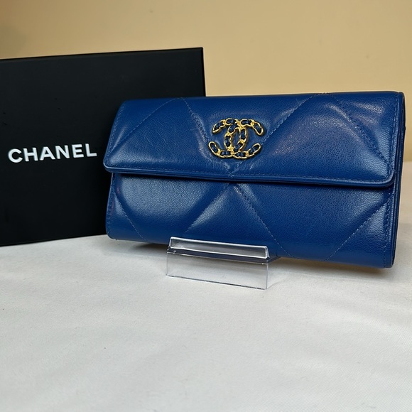 CHANEL 19 CC Blue Lambskin Flap Long Wallet  Sticker Series #29 2019, CHANEL box - Picture 1 of 17